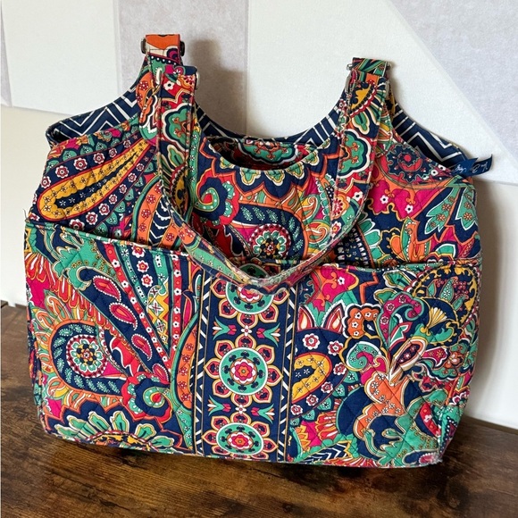 Vera Bradley Handbags - Vera Bradley Venetian Paisley Shoulder Bag – Large Quilted Tote